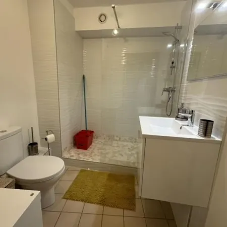 Studio, 4 Personnes, 2 Piscines * 망들리유 라 나플